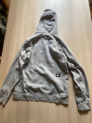 Sudadera Nike gris