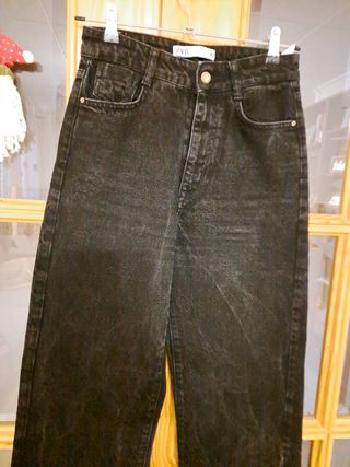 Pantalón Zara