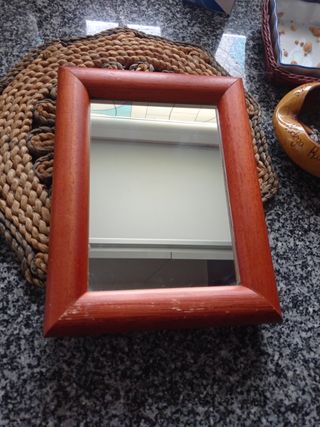 Espejo pequeño marco madera