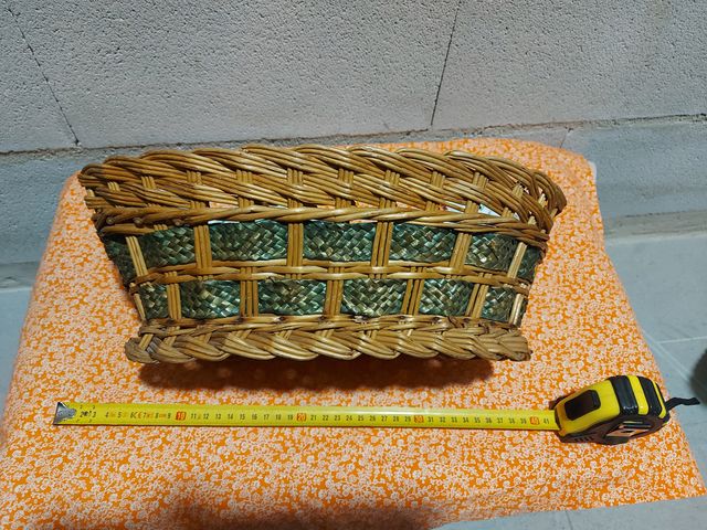 Cesta mimbre tipo costurero, canastilla.