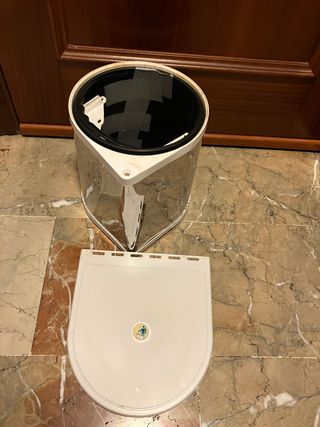 Cubo de basura interior mueble cocina