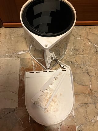 Cubo de basura interior mueble cocina