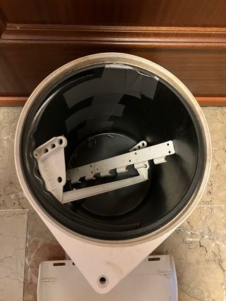 Cubo de basura interior mueble cocina