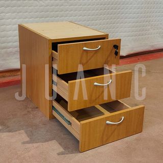 Cajonera de oficina de madera