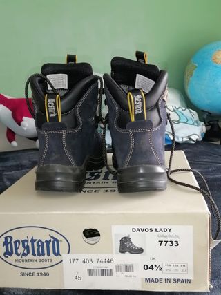 BOTAS DE MONTAÑA MUJER. ESTAN NUEVAS