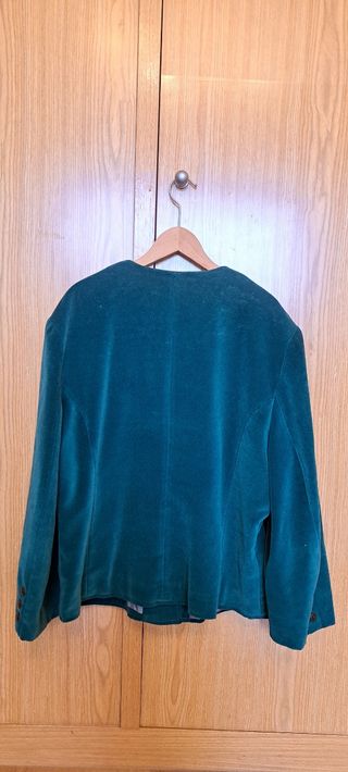 Americana verde de terciopelo