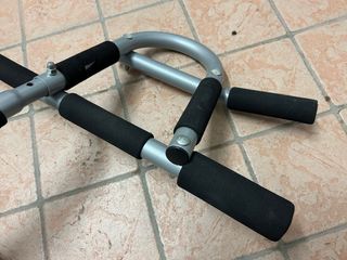 Barra Trazioni da Porta con Impugnature Imbottite