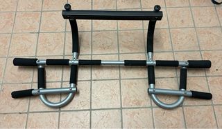 Barra Trazioni da Porta con Impugnature Imbottite