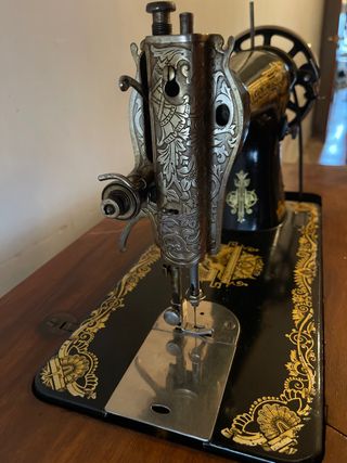 maquina de coser SINGER antigua