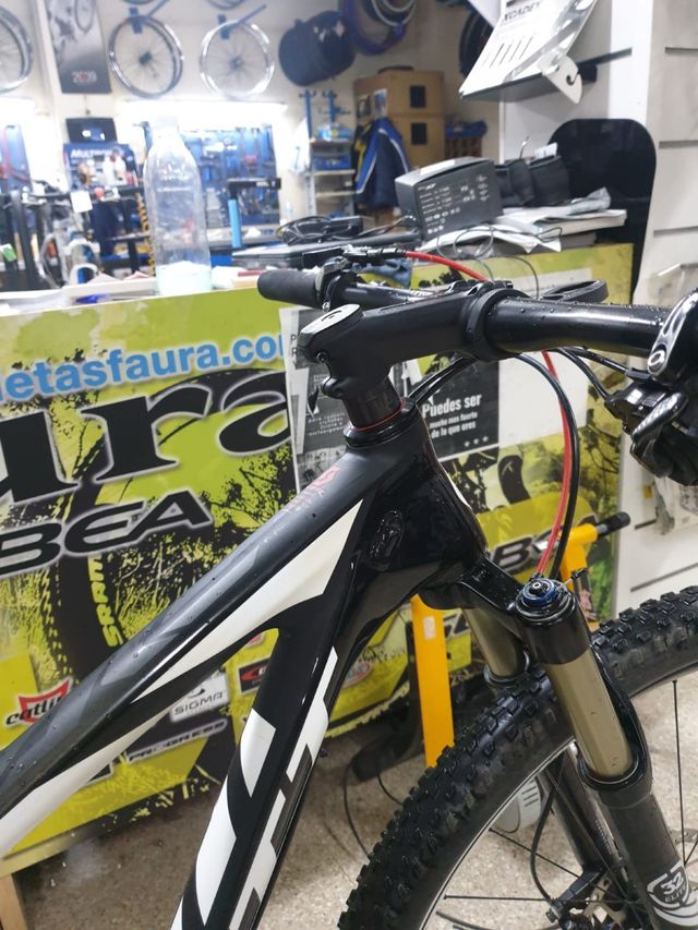 Bicicleta Scott Scale 910