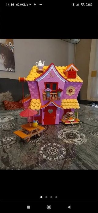 Juguete casita de muñeca