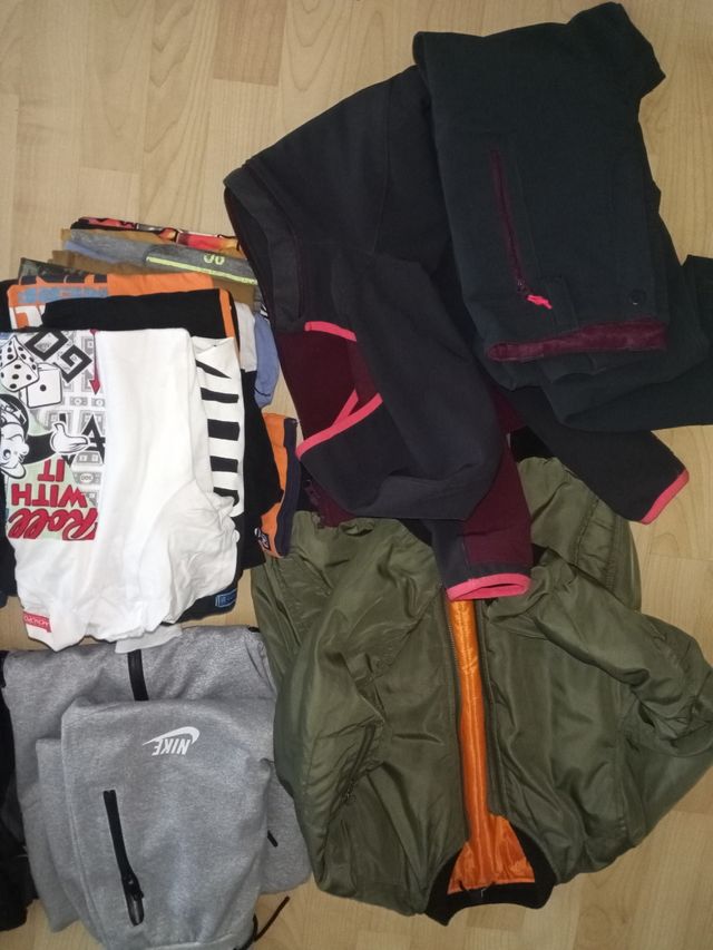 Lote ropa niño pantalones camiseta, abrigos, etc