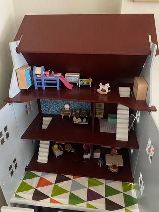 Casita muñecas con o sin mobiliario-muñecos