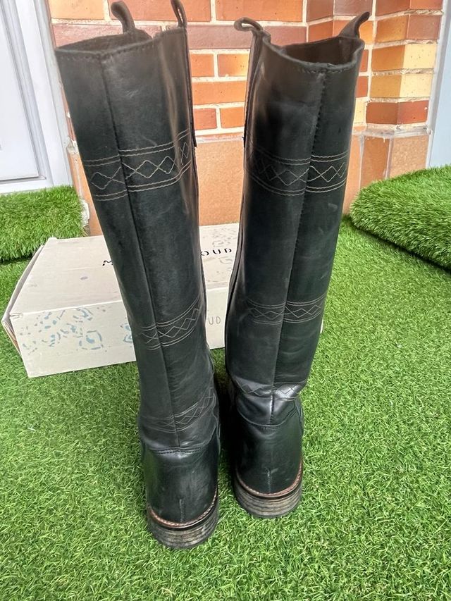 Botas negras piel Musse & Cloud