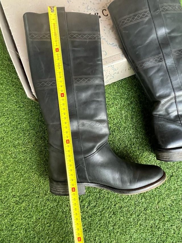 Botas negras piel Musse & Cloud