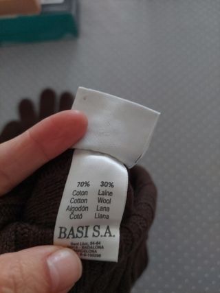 Conjunto de gorro y guantes Lacoste