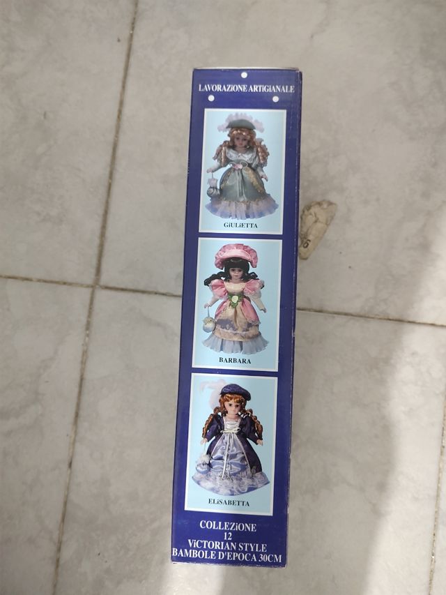 Bambola di porcellana