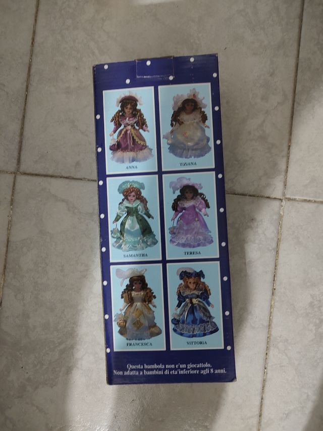 Bambola di porcellana