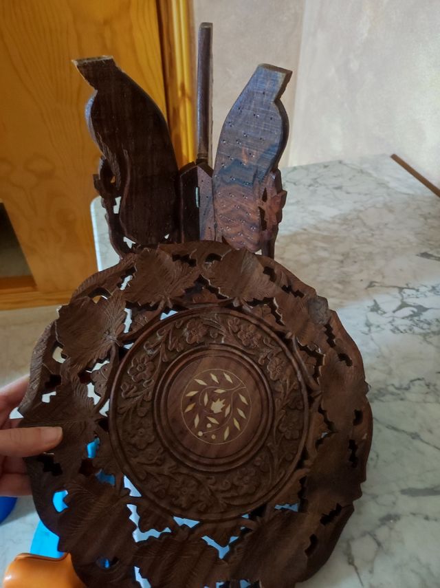 taburete (adorno) pequeño, madera tallada, antiguo