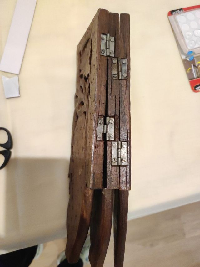 taburete (adorno) pequeño, madera tallada, antiguo