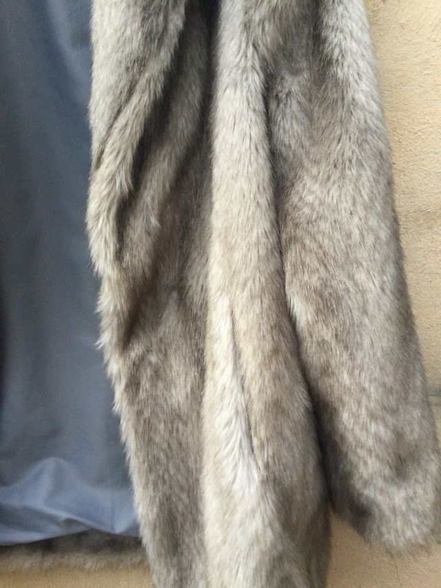 CHAQUETÓN/ ABRIGO PELO SINTÉTICO GRIS