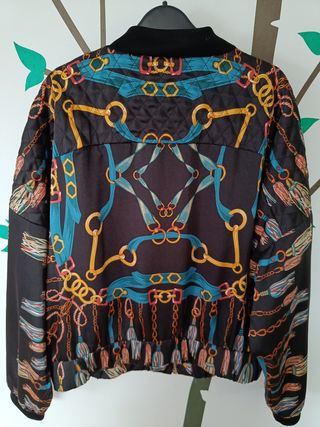 Bomber estampada Zara