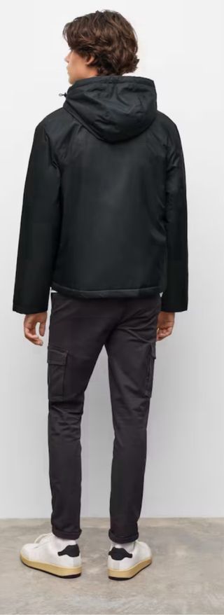 Anorak impermeable con capucha