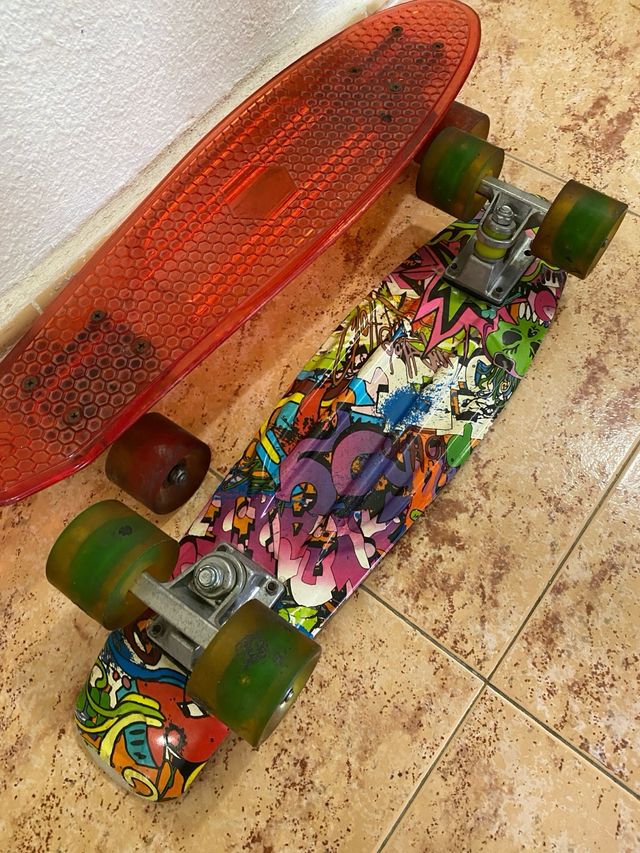 Dos Patinetes  4 ruedas  con LED /