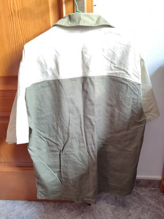 Camisa y pantalones para montaña