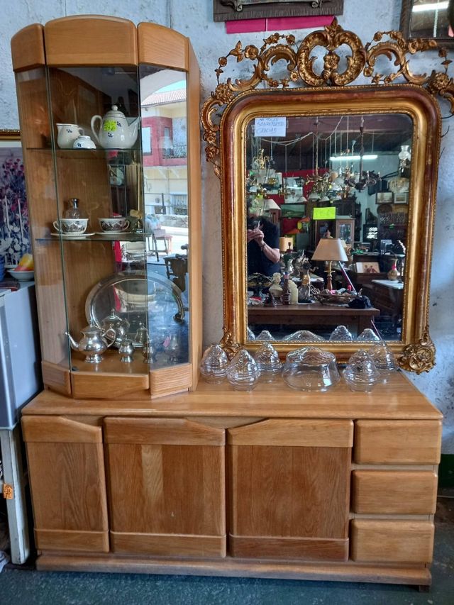 Vitrina de madera de roble 