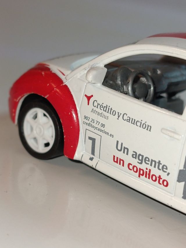 *VOLKSWAGEN NEW BEETLE 1/43 GUISVAL