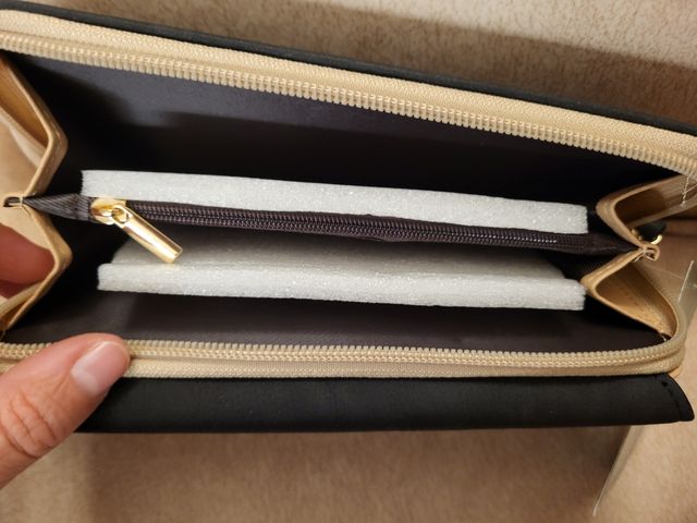 Portacarte nero e beige