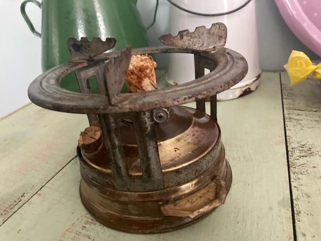 Antiguo quemador de latón 