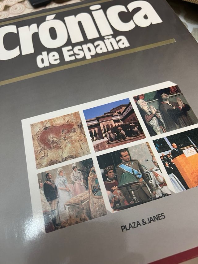 Enciclopedia CHRONICLE Editorial Plaza & Janes