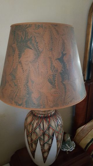 Lámpara de mesa grande