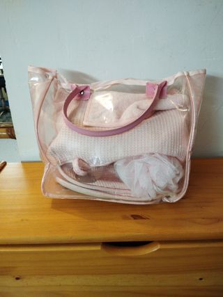 Set de baño con zapatillas, esponjas,etc
