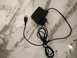 Nintendo DS + juegos + complementos