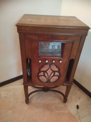 mobile radio giradischi vintage
