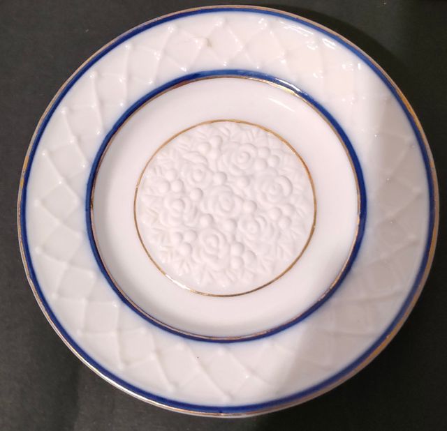 Piattino decorativo in porcellana