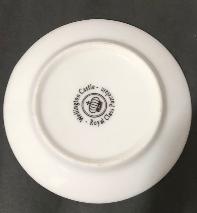 Piattino decorativo in porcellana