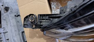 Faro derecho Peugeot 308