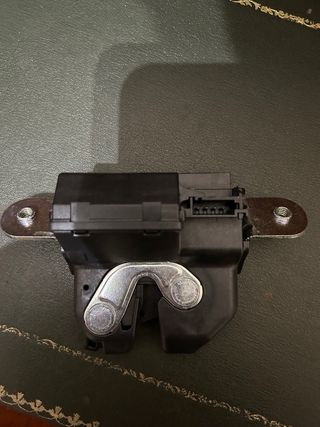 CERRADURA MALETERO OPEL CORSA