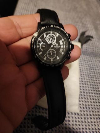 Reloj Racer negro.