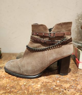 BOTÍN CAMPERO PIEL TACÓN FOSCO