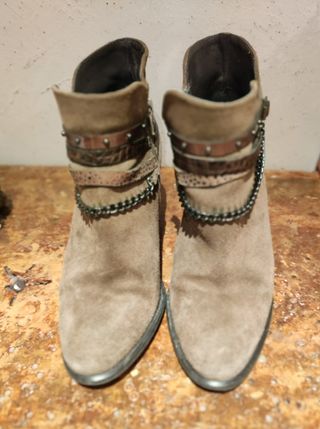 BOTÍN CAMPERO PIEL TACÓN FOSCO