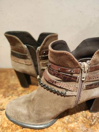 BOTÍN CAMPERO PIEL TACÓN FOSCO