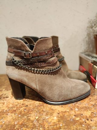 BOTÍN CAMPERO PIEL TACÓN FOSCO