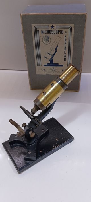 Microscopio escolar antiguo