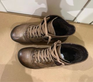Botines de piel anchos