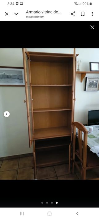 Mueble de salón en madera de pino.